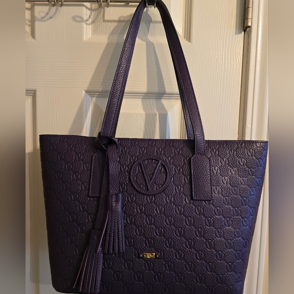 Valentino Tote Bag Slightly used maybe twice.